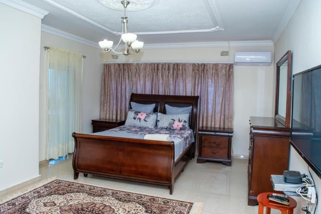 Royal Suites Apartments Lusaka Exterior photo