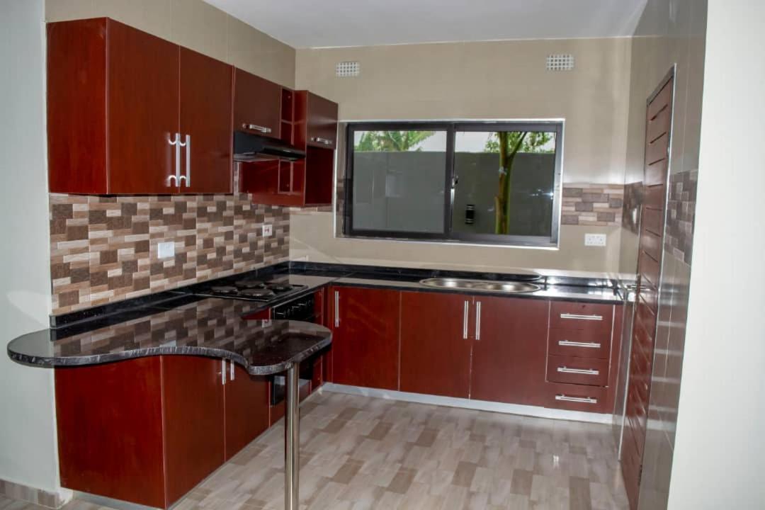 Royal Suites Apartments Lusaka Exterior photo