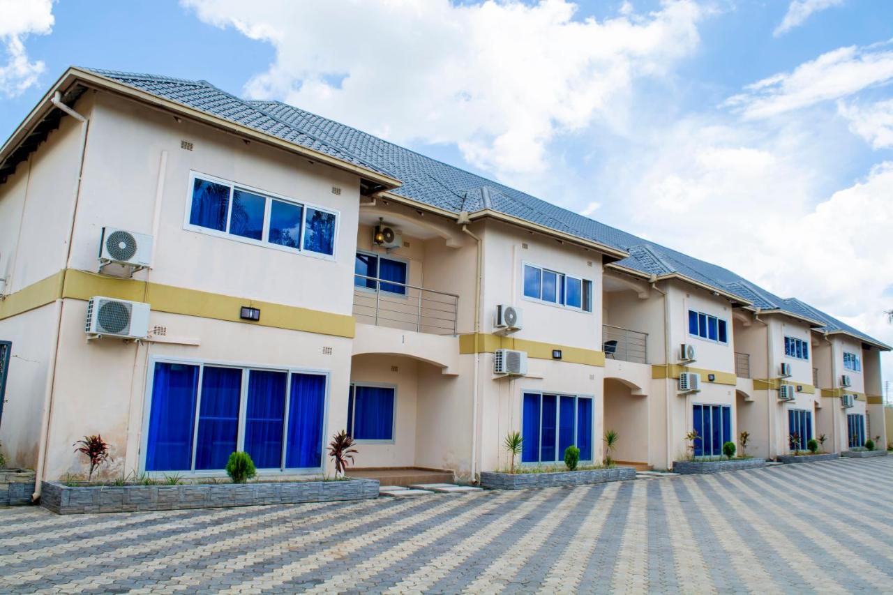 Royal Suites Apartments Lusaka Exterior photo