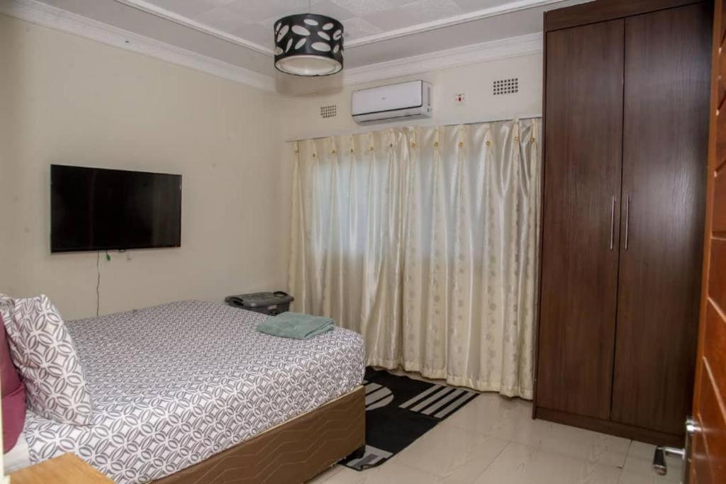 Royal Suites Apartments Lusaka Exterior photo