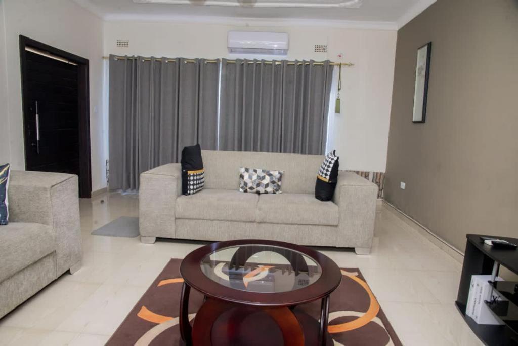 Royal Suites Apartments Lusaka Exterior photo