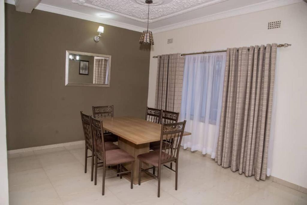 Royal Suites Apartments Lusaka Exterior photo
